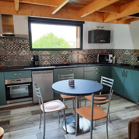 Chalet à L'orée Du Bois Avec Parking Tournavaux